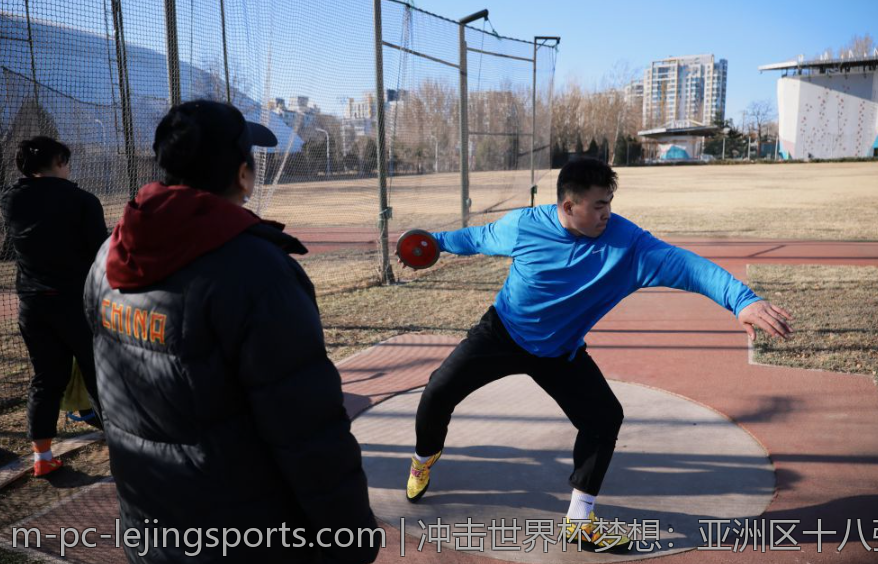 冲击世界杯梦想：亚洲区十八强赛场上的精彩瞬间